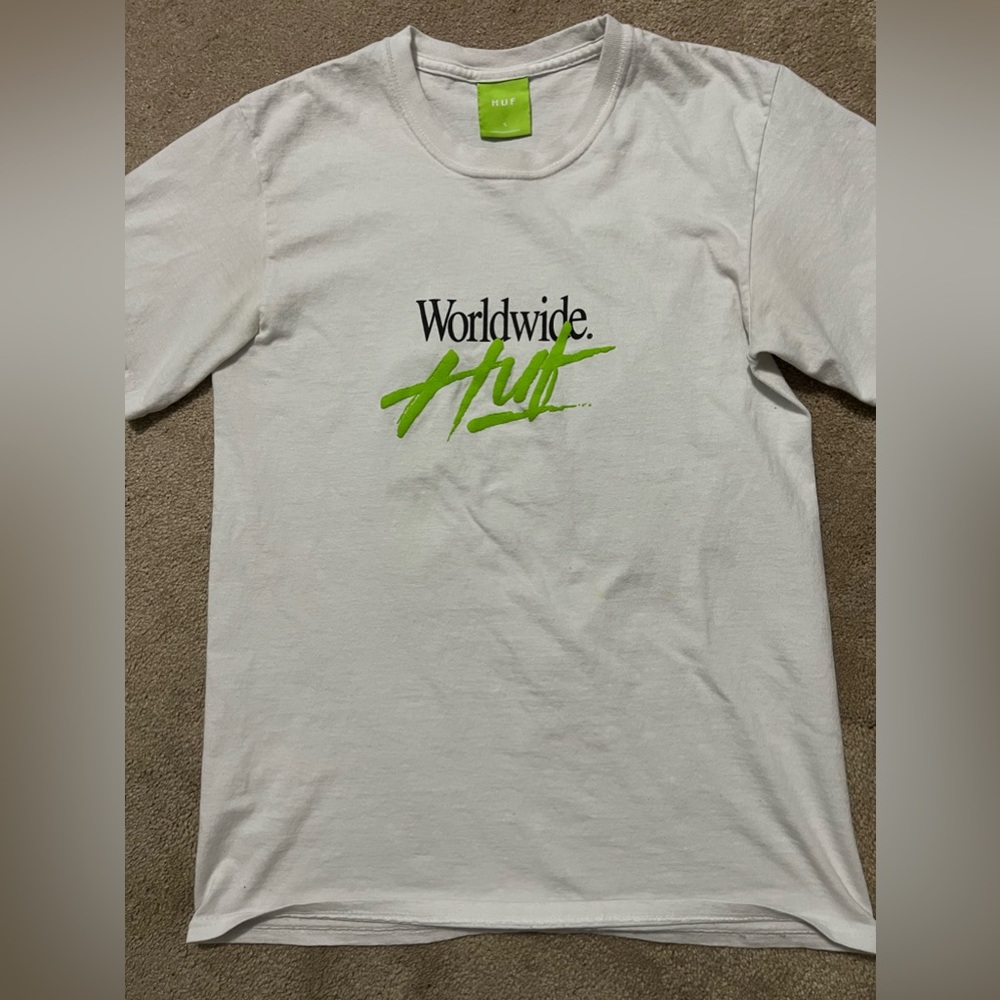 HUF Worldwide T shirt men’s small